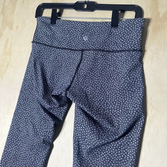Lululemon Women’s Cropped Comfy Leggings Size 6 - Picture 8 of 10